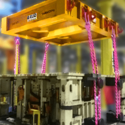 Aplicação travessão retangular RUD em içamento de cargas modelo R-A-GSH-S ambiente interno